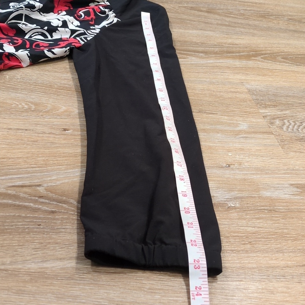 Zenergy by Chico's Women's Black Lightweight Jacket w/ Red & White Floral size 1 - Picture 7 of 8